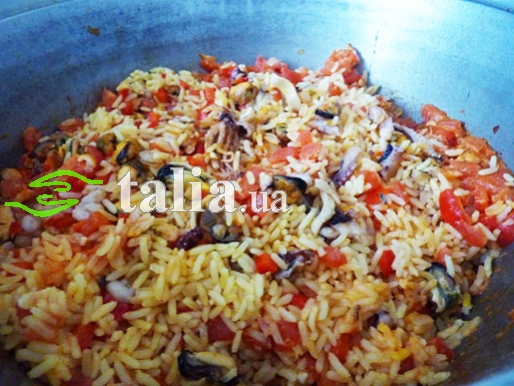 Рецепт. Паэлья с морепродуктами и курицей