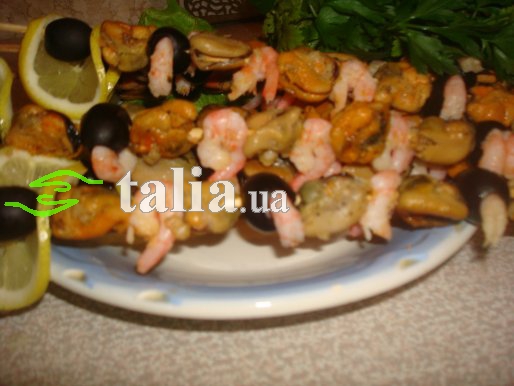 Рецепт. Шашлык из морепродуктов. Жареные мидии и креветки на шпажках