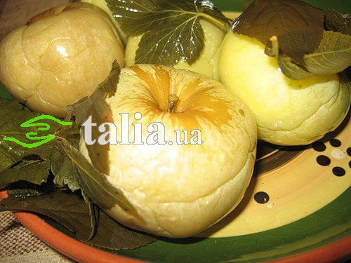 Рецепт. Моченые яблоки в медовом маринаде