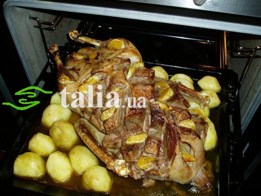 Рецепт. Запеченная утка с апельсинами в духовке