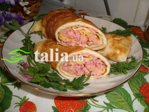 Рецепт. Яичный рулет с варёной колбасой и сыром Рецепт. Яичный рулет с варёной колбасой и сыром