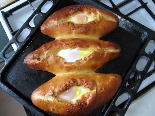 Рецепт. Хачапури с сыром по-Аджарски