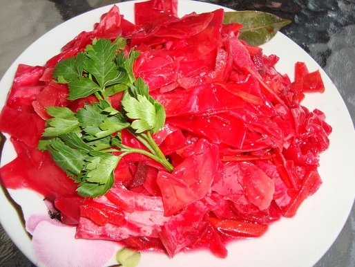 Рецепт. Маринованная капуста со свеклой