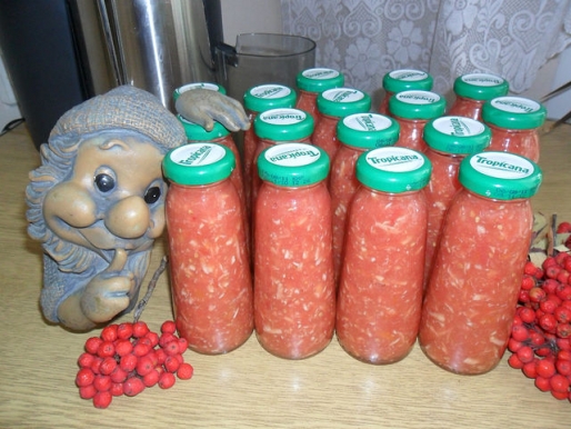 Рецепт. Аджика с хреном на зиму (сырая)